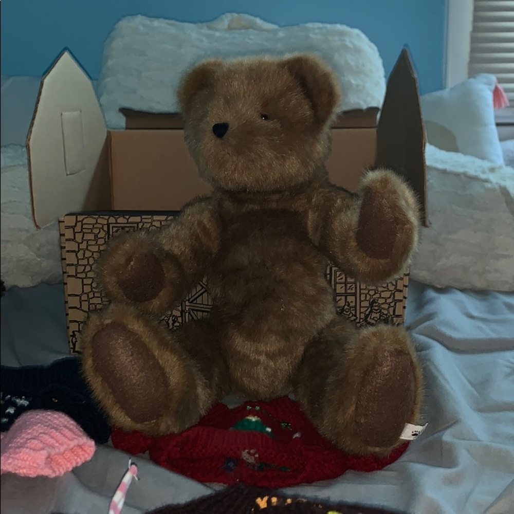 Boyd’s bear and outfits